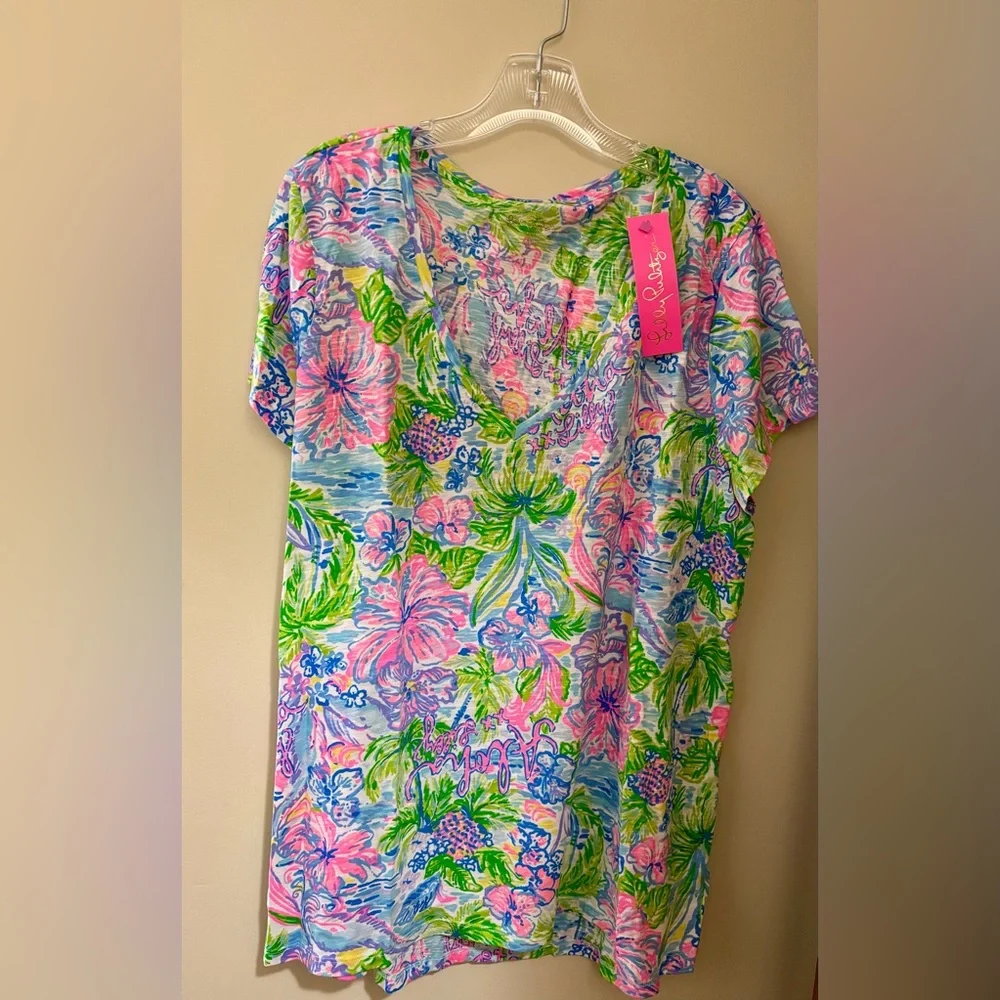 Lilly Pulitzer Etta V-Neck with Floral Print, Lilly Loves Hawaii, XXL - Picture 1 of 3
